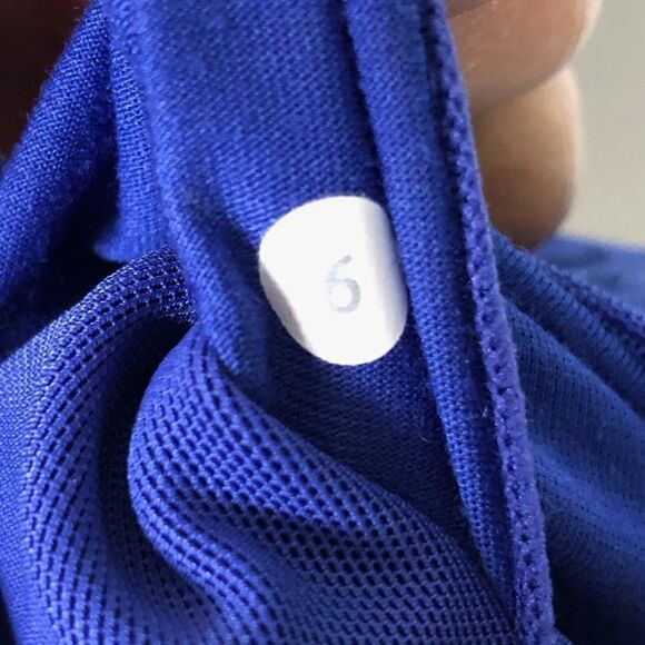 LuluLemon Whisper Logo Tank - Women’s 6 - Picture 7 of 7